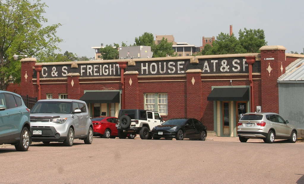 CS/ATSF freight depot